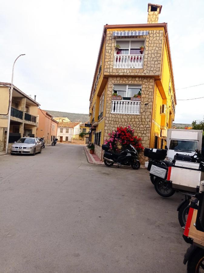 Hostal Cañamares Εξωτερικό φωτογραφία